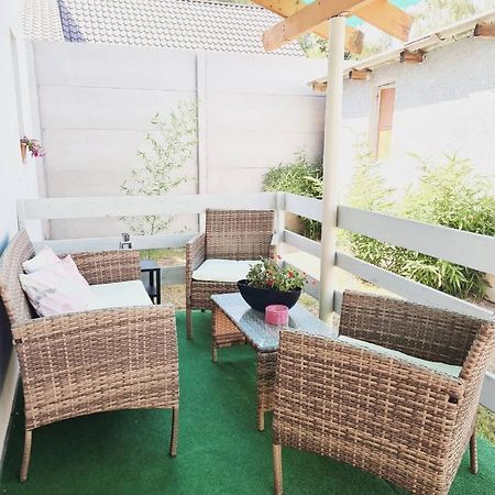 Cosy Vacation House In The Village Velky Meder Luaran gambar
