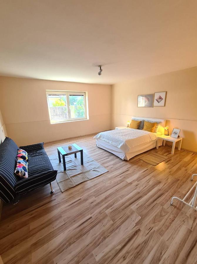 Cosy Vacation House In The Village Velky Meder Luaran gambar